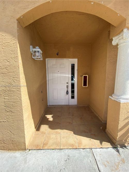 apt-4-3503 W 76th St, Hialeah, FL, 33018-1699 | Card Image