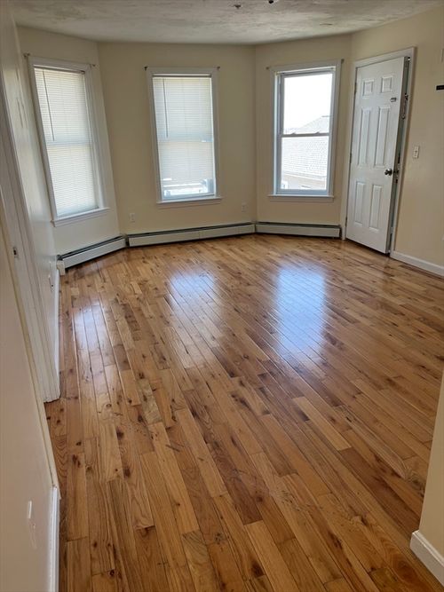 apt-3-61 Tecumseh St, Fall River, MA, 02721-8109 | Card Image