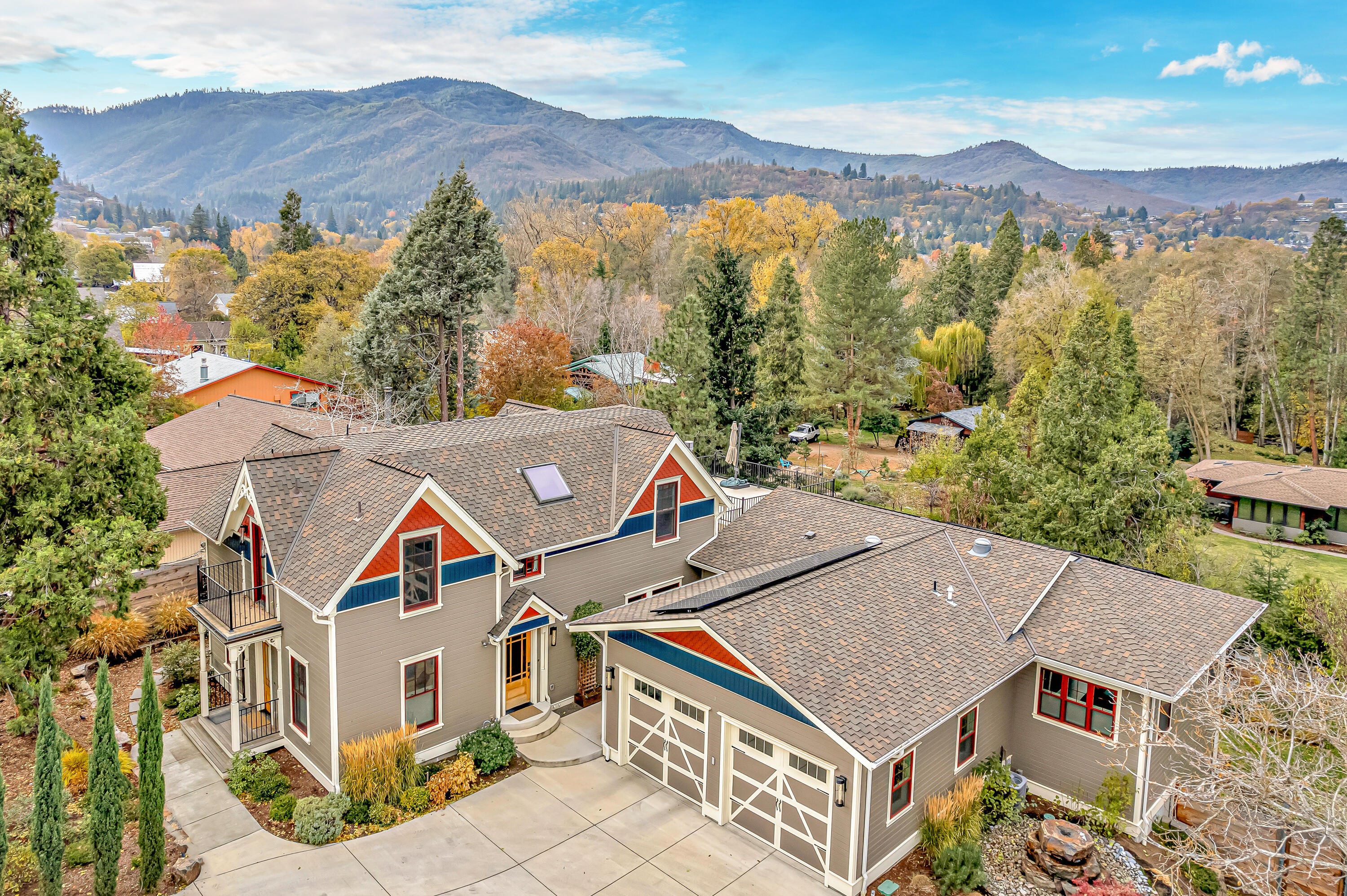 Oak St, Ashland, OR 97520
