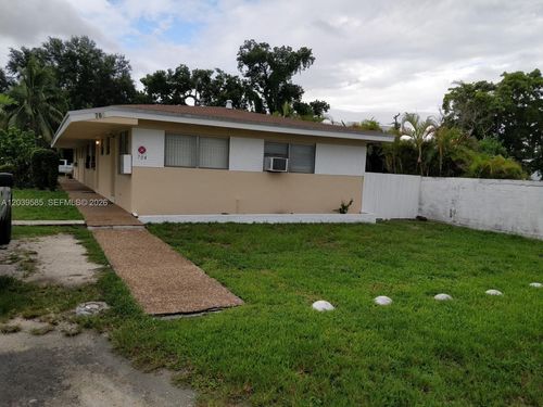 4-704 Se 21st St, Fort Lauderdale, FL, 33316-3543 | Card Image