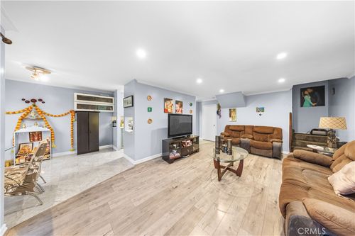 225-121 Sinclair Ave, Glendale, CA, 91206 | Card Image