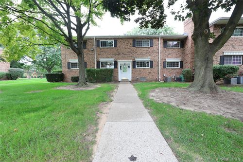 683 E Fox Hills Dr, Bloomfield Hills, MI, 48304-1342 | Card Image
