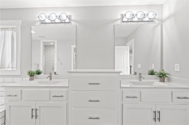 7295 Nw Forest Lakes Dr, House other with 5 bedrooms, 5 bathrooms and null parking in Parkville MO | Image 23