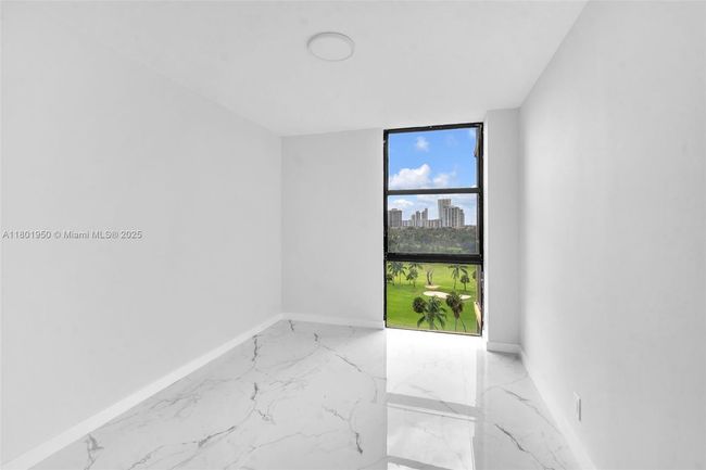APT-1108 - 20335 W Country Club Dr, Condo with 2 bedrooms, 2 bathrooms and null parking in Aventura FL | Image 13
