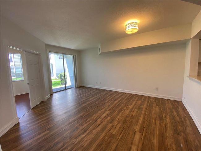 APT-1711 - 735 Sw 148 Th Ave, Condo with 2 bedrooms, 1 bathrooms and null parking in Davie FL | Image 20