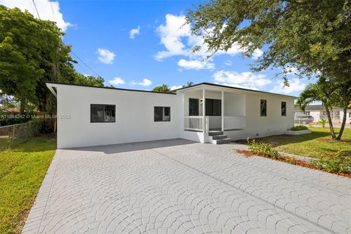 9055 Nw 33rd Avenue Rd, Miami, FL, 33147-2811 | Card Image