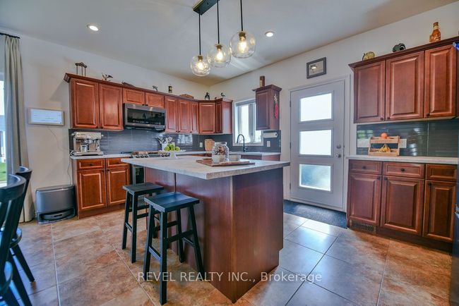 29 Majestic Dr, House other with 5 bedrooms, 3 bathrooms and 7 parking in Timmins ON | Image 4