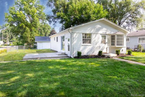 34836 Glen St, Westland, MI, 48186-8414 | Card Image