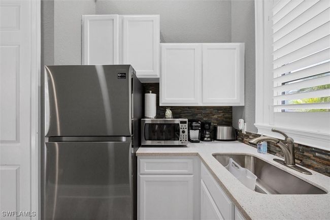 Kitchenette in Guest Suite | Image 31