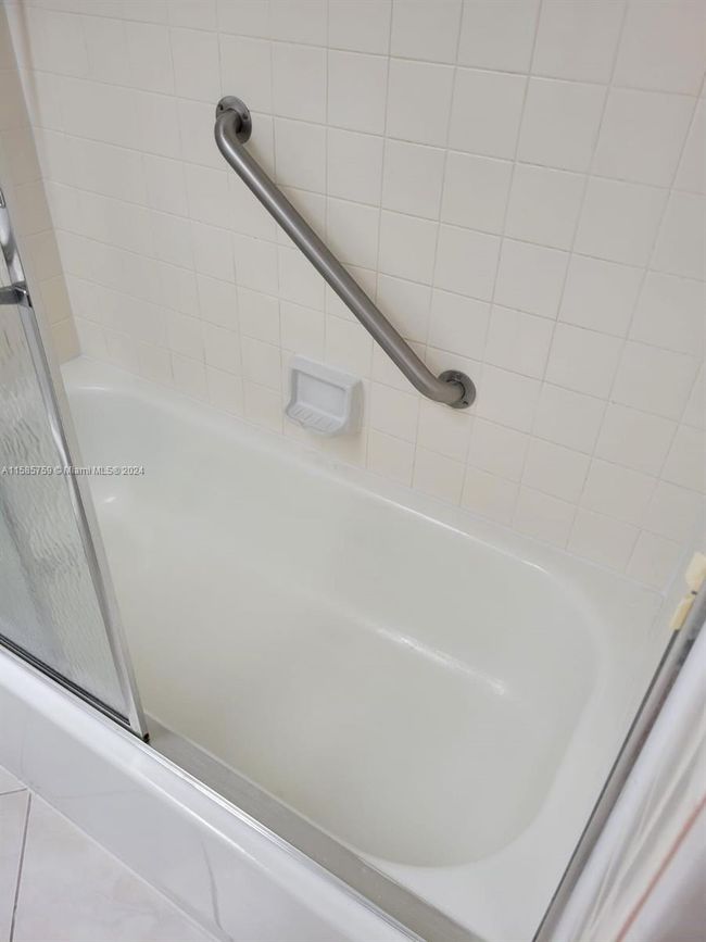 APT-310K - 1300 Sw 125 Th Ave, Condo with 2 bedrooms, 2 bathrooms and null parking in Pembroke Pines FL | Image 12