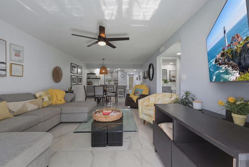 104-9823 S Hollybrook Lake Drive, Pembroke Pines, FL, 33025 | Card Image