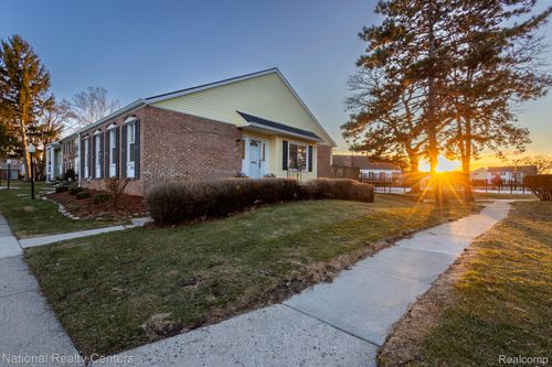 65-37322 Charter Oaks Blvd, Clinton Township, MI, 48036-2420 | Card Image