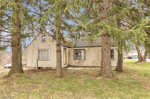 229 W 130th Street, Hinckley, OH, 44233 | Card Image