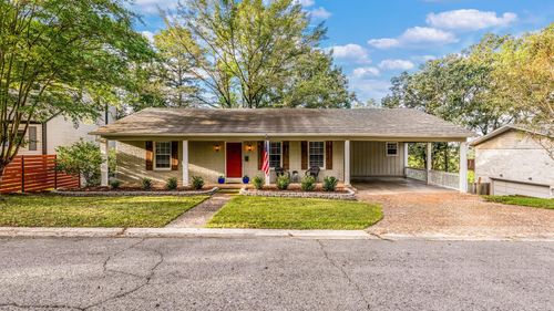 7 Erinwood Dr, Little Rock, AR, 72227-5820 | Card Image