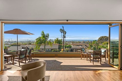 3354 Seacrest Dr, Carlsbad, CA, 92008-2035 | Card Image