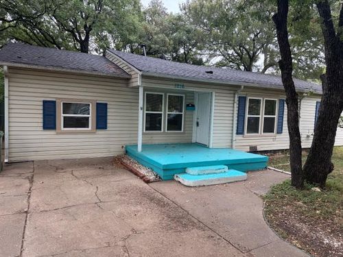 1216 Dora St, Bedford, TX, 76022-7030 | Card Image