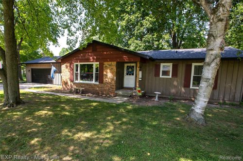 2981 Harwood Dr, Kimball, MI, 48074-1511 | Card Image