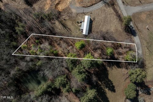 828 Red Brush Rd, Mountain City, TN, 37683-4247 | Card Image