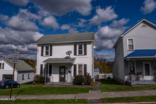 646 W 2nd St, Williamsburg, PA, 16693-1215 | Card Image