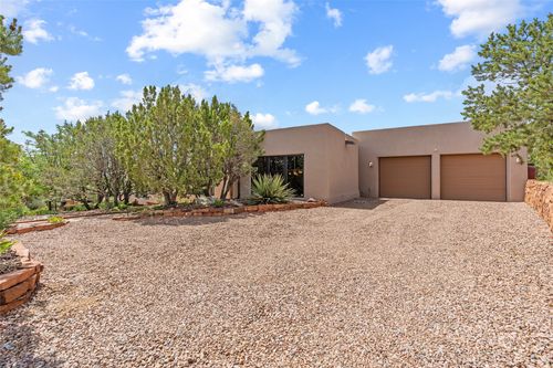 110 The High Road, Santa Fe, NM, 87507 | Card Image