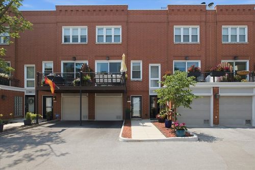 d-2901 N Wolcott Ave, Chicago, IL, 60657-4058 | Card Image