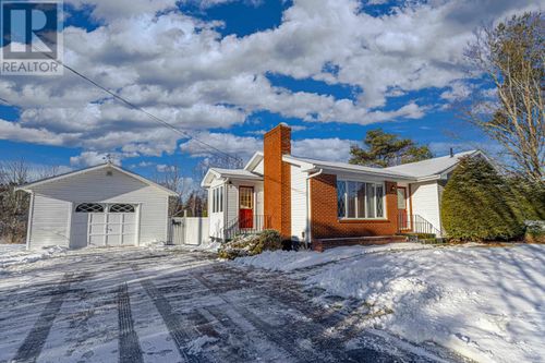 2466 W River Rd, New Haven, PE, C0A1H3 | Card Image