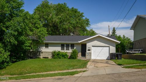 608 N 29th St, Bismarck, ND, 58501-3148 | Card Image