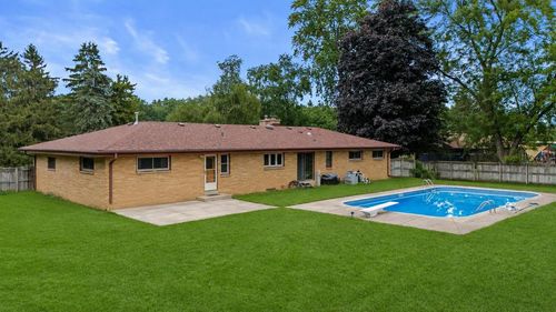 N56W15799 Bette Drive, Menomonee Falls, WI, 53051 | Card Image