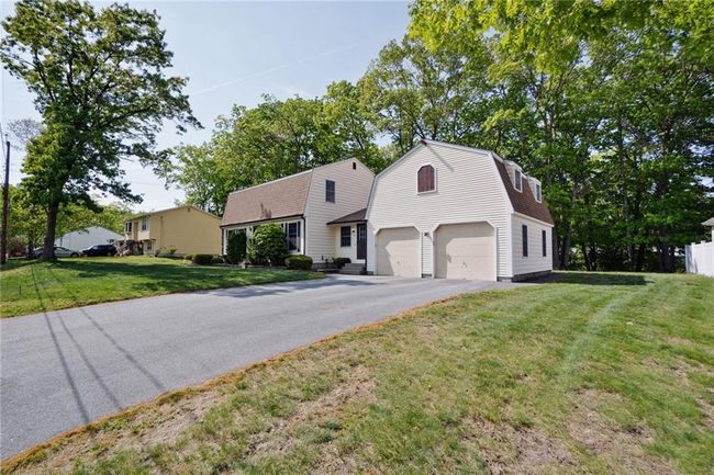 9 Indian Head Trail, House other with 3 bedrooms, 1 bathrooms and 6 parking in Smithfield RI | Image 3