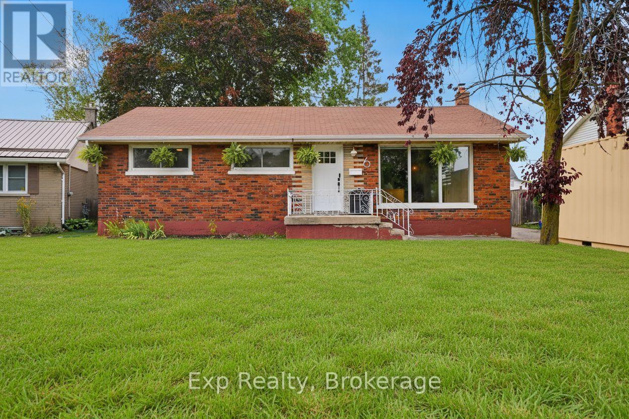 Residential in Quinte West (Trenton Ward) 2