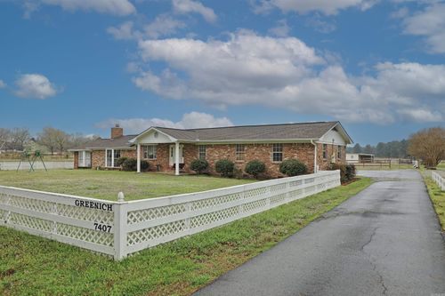 7407 W 13th Ave, Pine Bluff, AR, 71602-8684 | Card Image