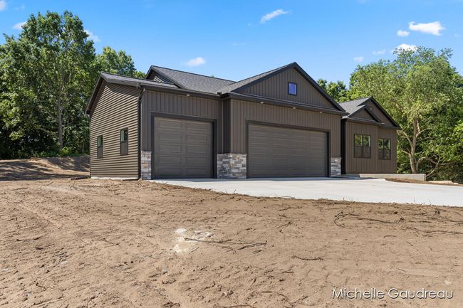 3551 Leaf Ln, House other with 3 bedrooms, 3 bathrooms and null parking in Freeport MI | Image 5