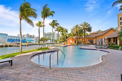 1010-3330 Ne 190th St, Aventura, FL, 33180-2753 | Card Image