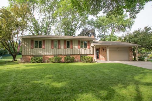 10929 108th Ave N, Maple Grove, MN, 55369-2610 | Card Image