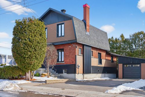 154 Queen Mary St, Ottawa, ON, K1K1X5 | Card Image