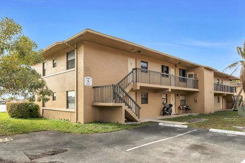 101-6-6715 W 26th Dr, Hialeah, FL, 33016-2834 | Card Image
