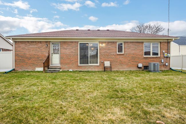 17047 Quarry St, House other with 3 bedrooms, 3 bathrooms and null parking in Riverview MI | Image 28