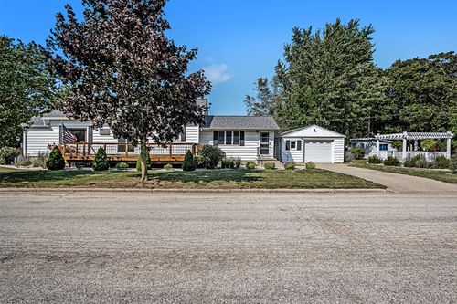 802 N Rath Ave, Ludington, MI, 49431-1450 | Card Image