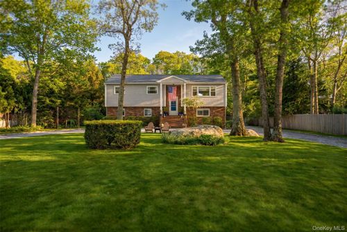 50 Runnymeade Dr, East Hampton, NY, 11937-1301 | Card Image