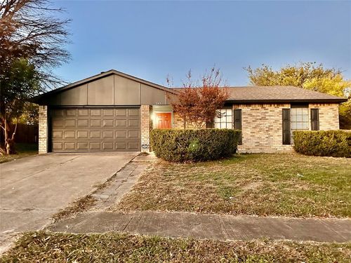 7163 Winterberry Drive, Dallas, TX, 75249 | Card Image