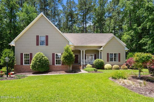 102 Maurice Ct, Chocowinity, NC, 27817-8515 | Card Image
