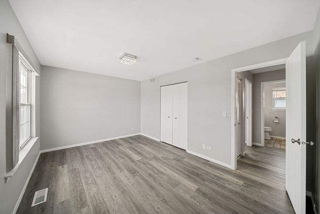 1605 Saint Claire Ct, Townhouse with 2 bedrooms, 2 bathrooms and 2 parking in Gurnee IL | Image 10
