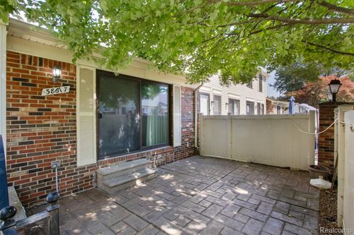 38677 Golfview Dr W, Clinton Township, MI, 48038-3450 | Card Image