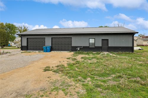 300 1st Ave, Stanwood, IA, 52337-9758 | Card Image