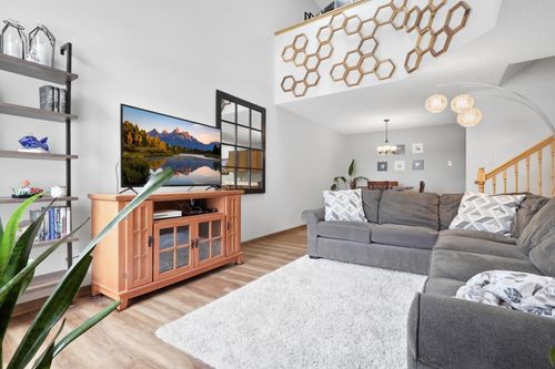 588 Spruce Dr, Hudson, WI, 54016-5869 | Card Image