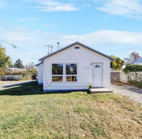 {{alt}} | Card Image