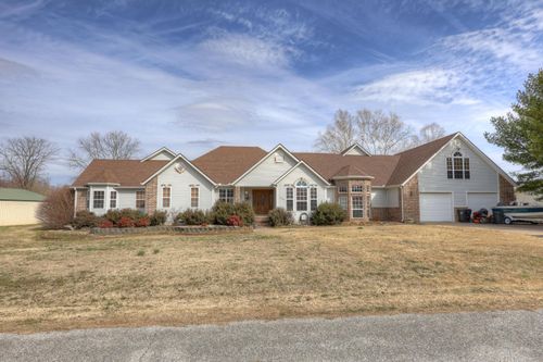129 Riverview Dr, Anderson, MO, 64831-8412 | Card Image