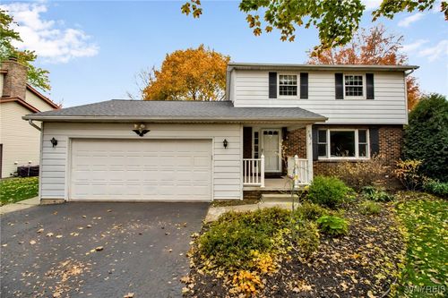 705 Powell Ln, Lewiston, NY, 14092-1157 | Card Image