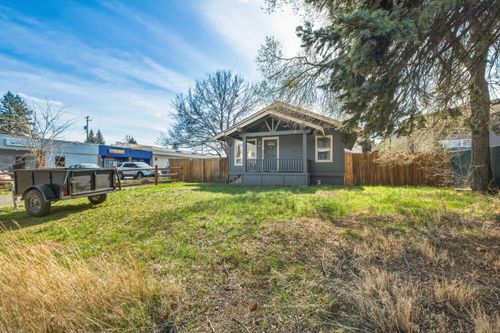 225 Se Vine Ln, Bend, OR, 97702-1621 | Card Image