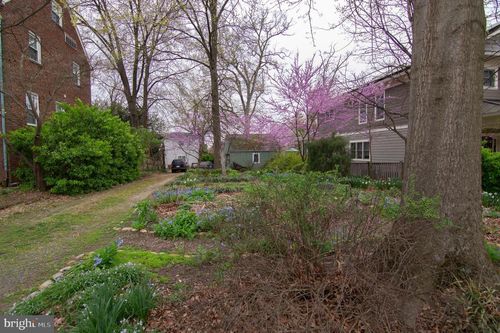 2401 N Dickerson St, ARLINGTON, VA, 22207-2642 | Card Image